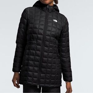 The North Face Women's Black Hooded Puffer Jacket